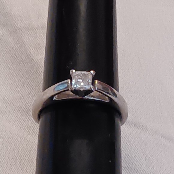Diamond Ring - Picture 3 of 6